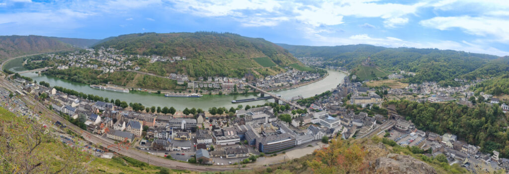 Panoramabild vom Pinnerberg über Cochem